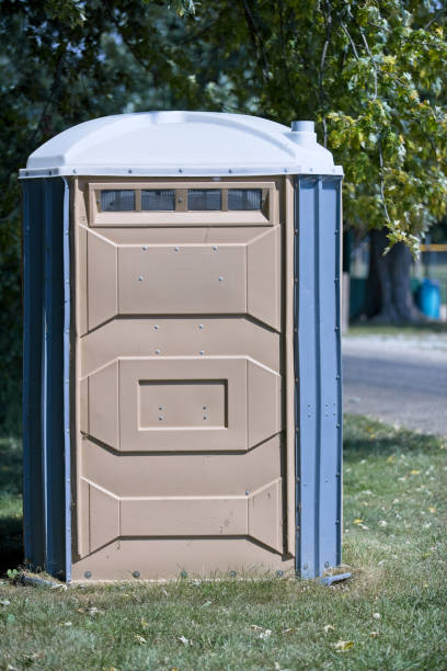 Porta potty delivery and setup in Marlborough, MO